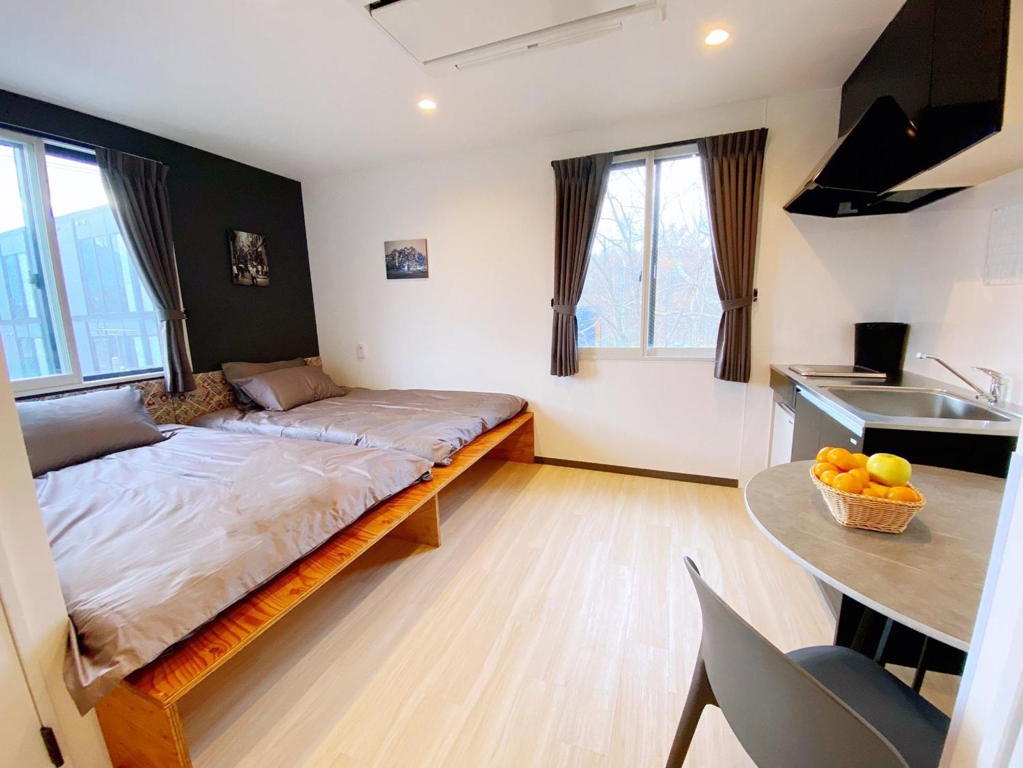 Q Fox Gmg Hotel Куттян Экстерьер фото